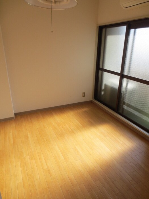 物件内観写真4　(居室)