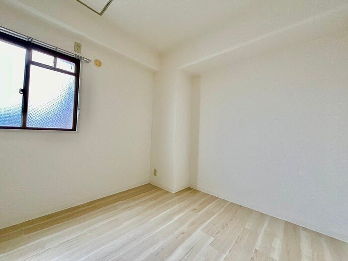 物件内観写真9　(居室)