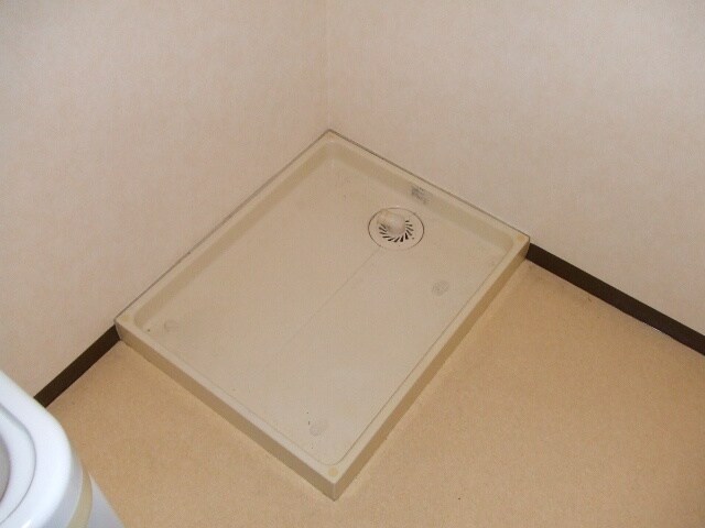 物件内観写真14　(洗濯機置場)