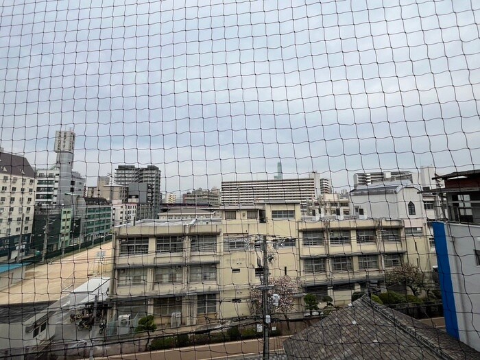 物件内観写真16　(室内からの展望)