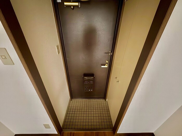 物件内観写真14　(玄関)