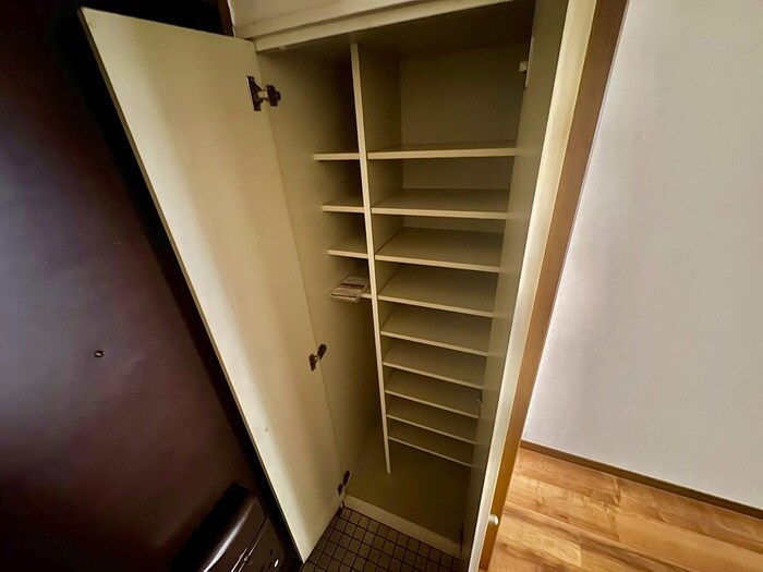 物件内観写真15　(靴箱)