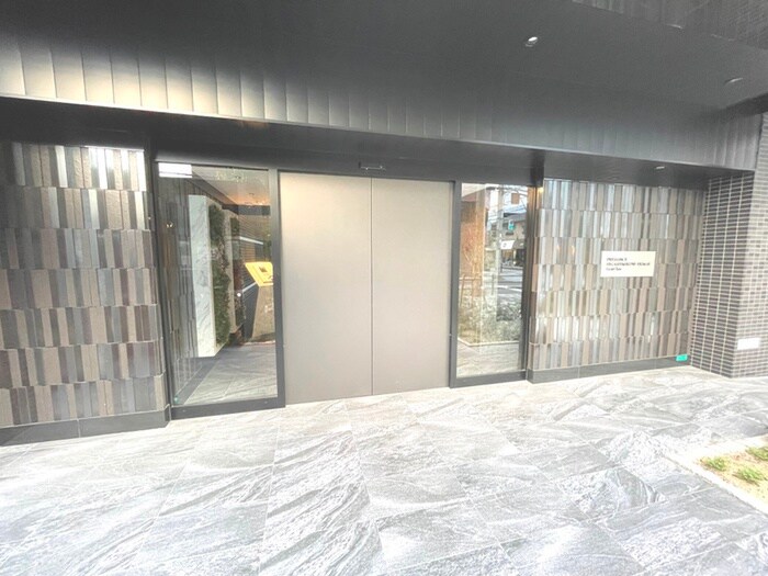 ﾌﾟﾚｻﾝｽ東三国駅前ｸﾞﾗﾝｸﾗｽ(1105)のエントランス部分