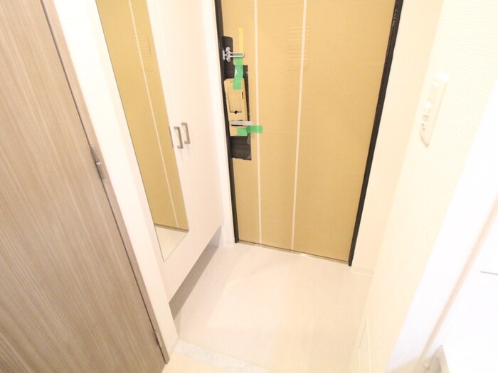 物件内観写真18　(玄関)