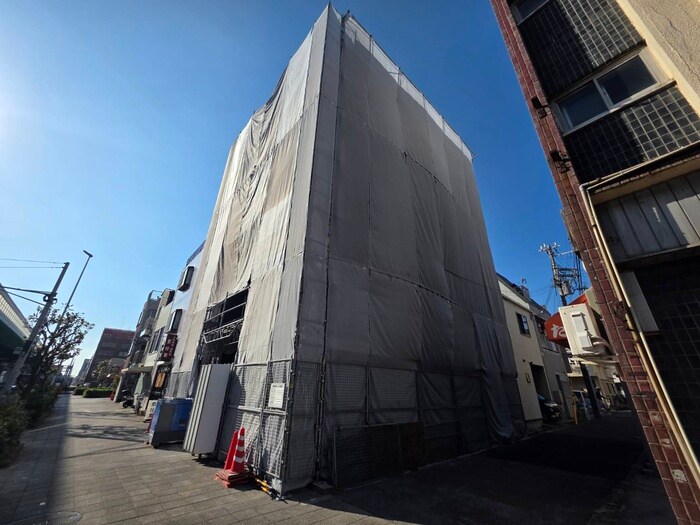 物件外観写真1　(建築中)