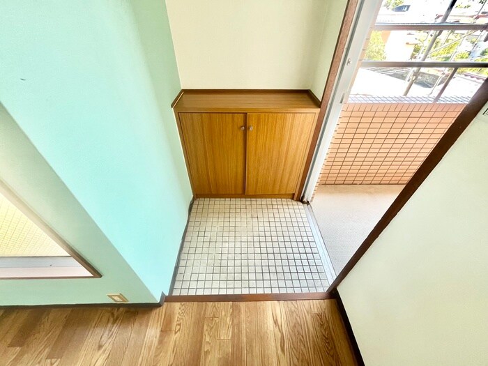 物件内観写真18　(玄関)