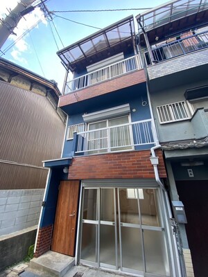 MOTORBIKE　GARAGE　HOUSE外観写真