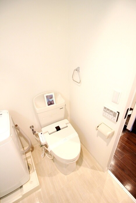 物件内観写真9　(トイレ)