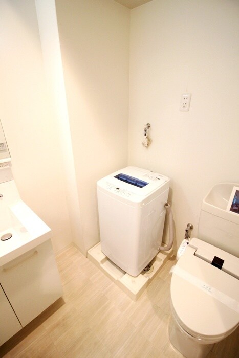 物件内観写真10　(洗濯機置場)