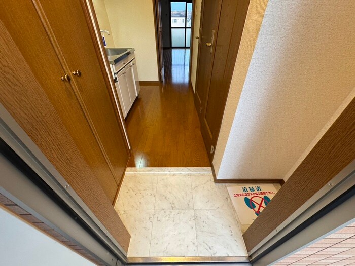 物件内観写真20　(玄関)