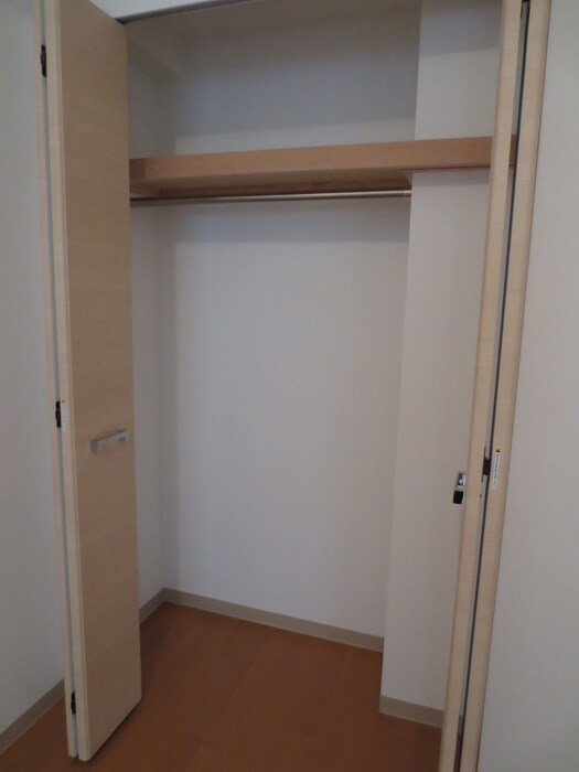 物件内観写真12　(収納)