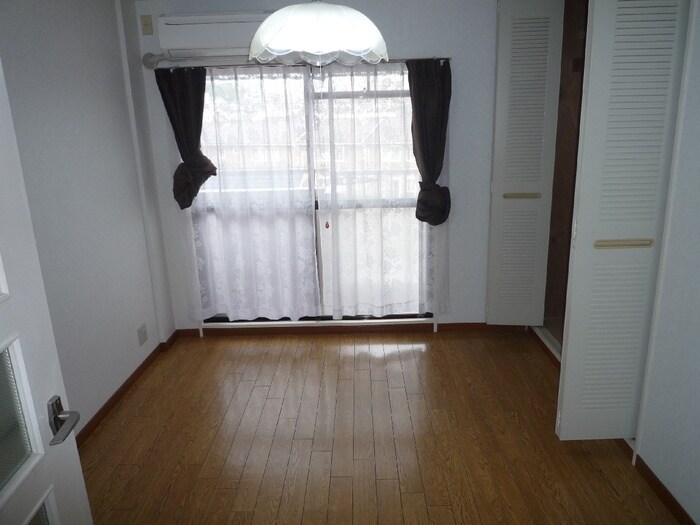 物件内観写真9　(居室)