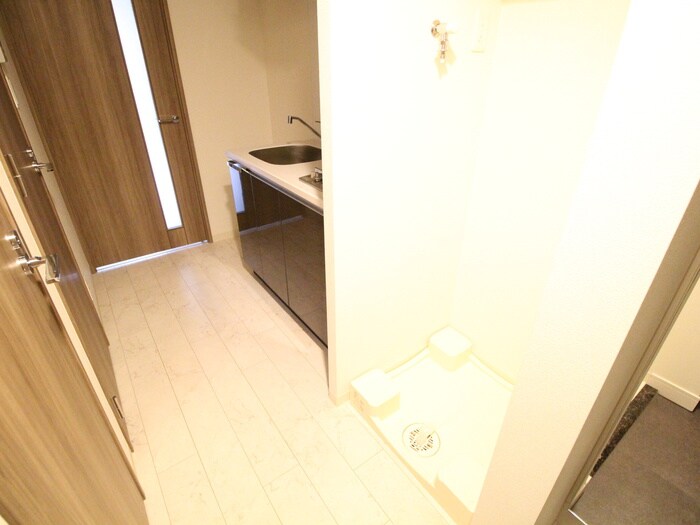 物件内観写真8　(洗濯機置場)