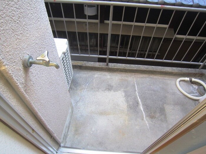 物件内観写真8　(洗濯機置場)