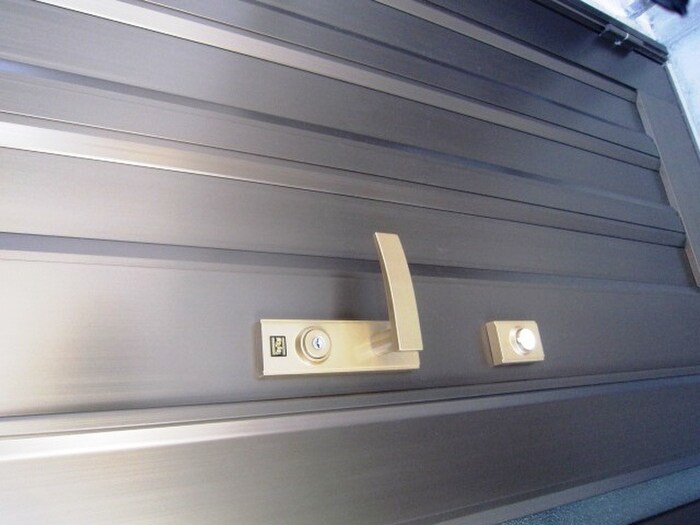 物件内観写真16　(玄関)