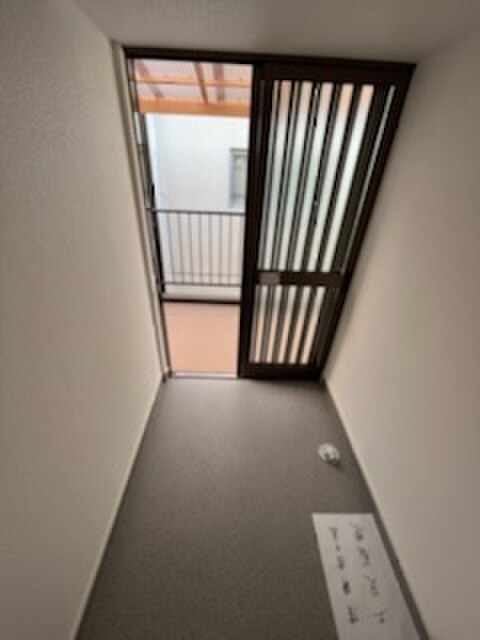 物件内観写真7　(玄関)