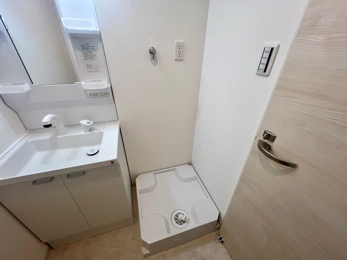 物件内観写真16　(洗濯機置場)