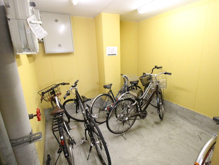 物件外観写真5　(駐輪場)