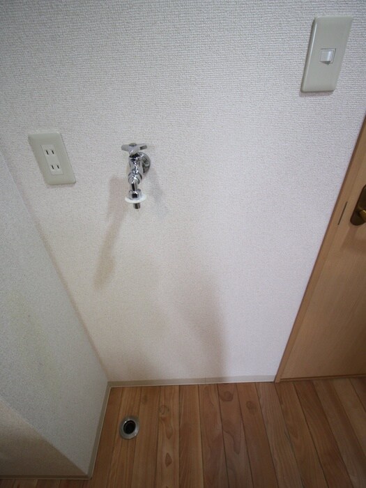 物件内観写真15　(洗濯機置場)