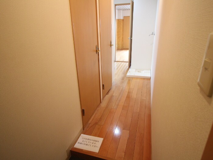 物件内観写真16　(廊下)