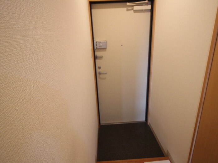 物件内観写真17　(玄関)