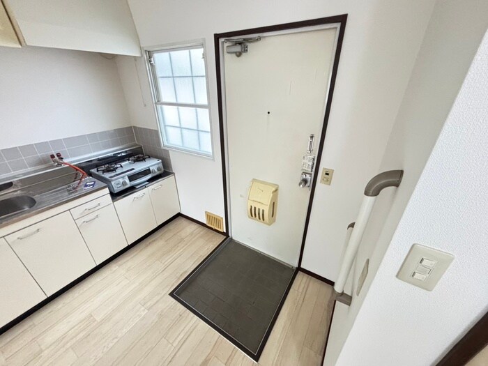 物件内観写真15　(玄関)