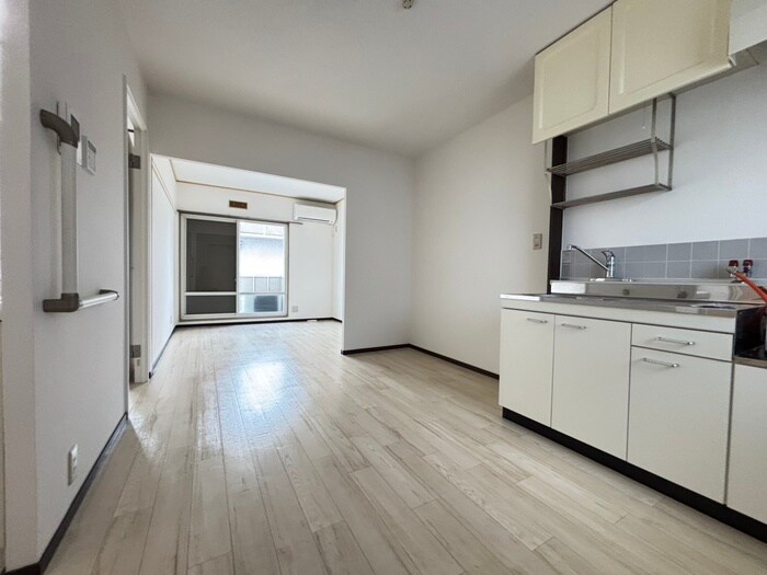 物件内観写真16　(廊下)