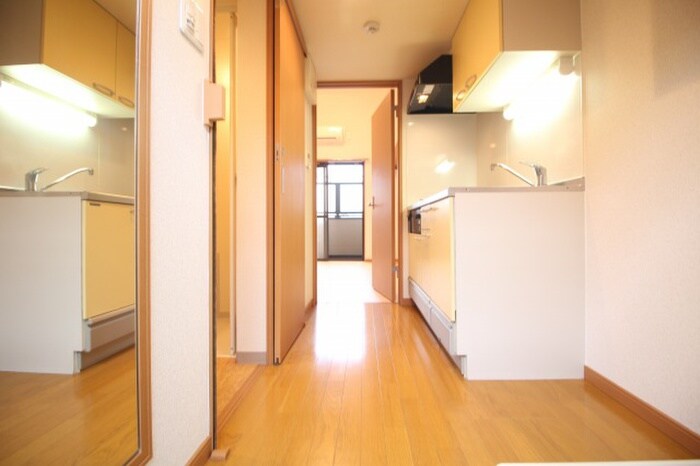 物件内観写真17　(廊下)