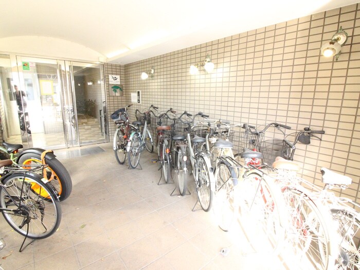 物件外観写真5　(駐輪場)
