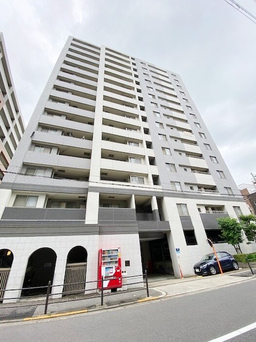 物件外観写真2　(エントランス部分)