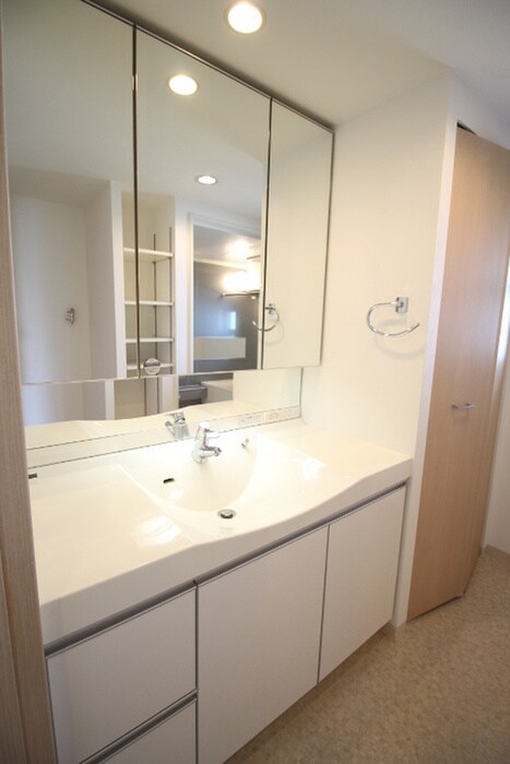 物件内観写真7　(洗面)