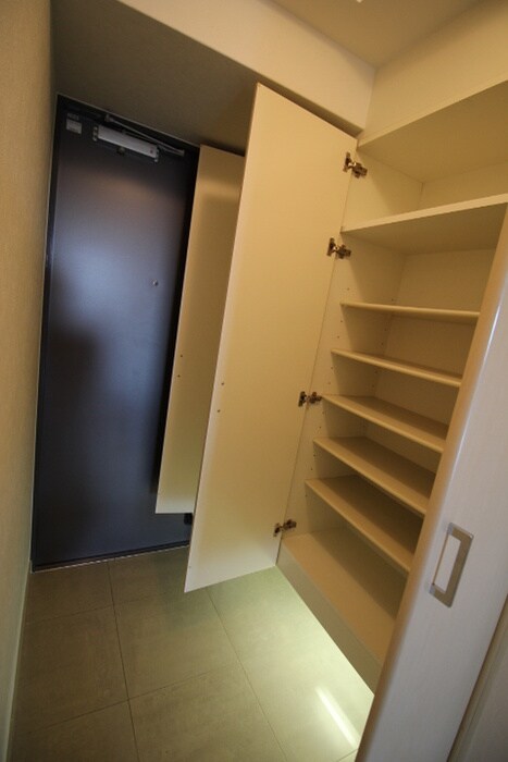 物件内観写真13　(靴箱)