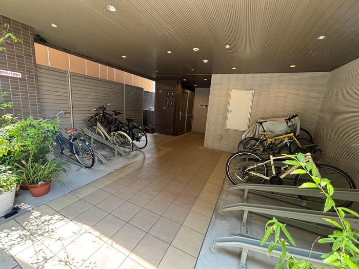 物件外観写真4　(駐輪場)