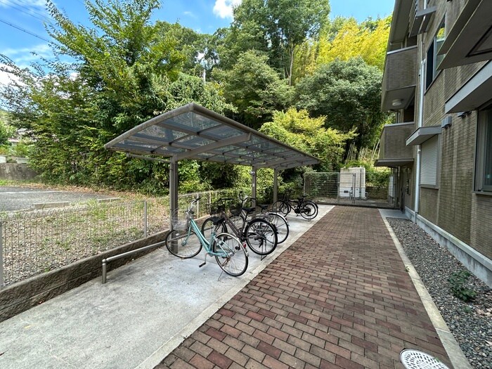 物件外観写真6　(駐輪場)
