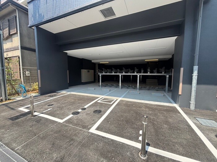 物件外観写真2　(駐車場)