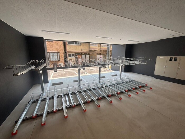 物件外観写真3　(駐輪場)