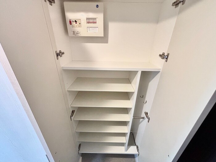 物件内観写真14　(靴箱)