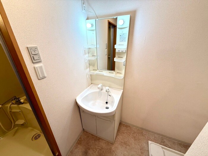 物件内観写真9　(洗面)