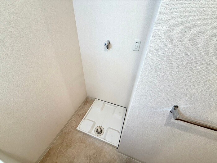 物件内観写真12　(洗濯機置場)