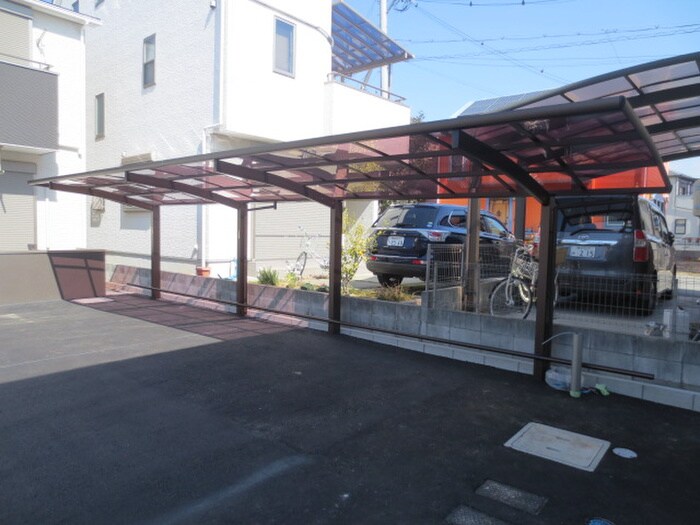 物件外観写真3　(駐輪場)