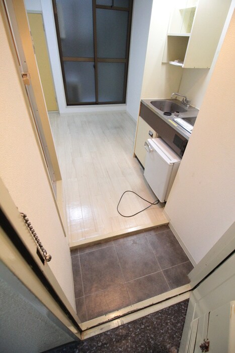 物件内観写真7　(玄関)