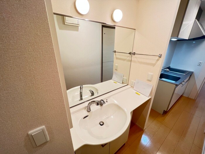 物件内観写真11　(洗面)