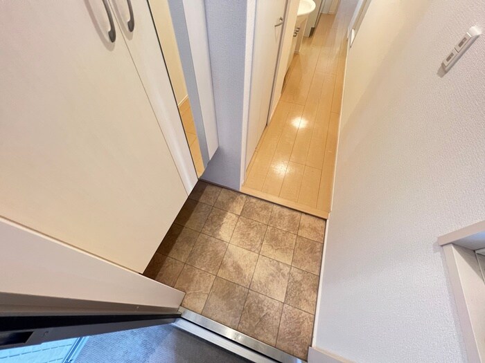 物件内観写真14　(玄関)