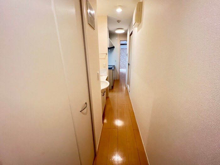 物件内観写真16　(廊下)