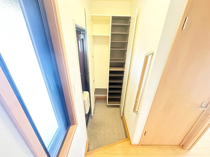 物件内観写真19　(靴箱)