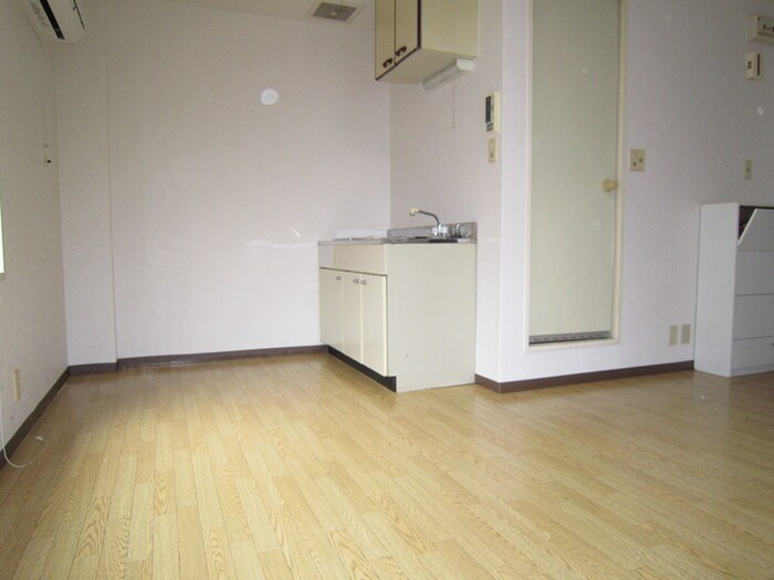 物件内観写真4　(居室)