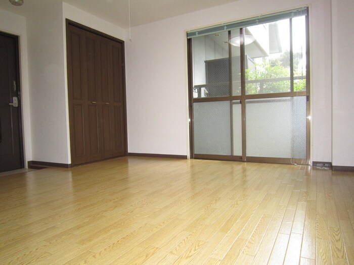 物件内観写真5　(居室)