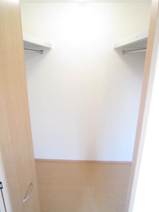 物件内観写真12　(収納)