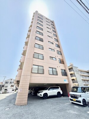 鶴見緑地ハイツ２号館外観写真