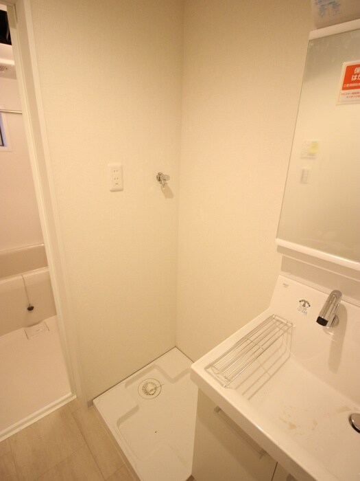 物件内観写真11　(洗濯機置場)